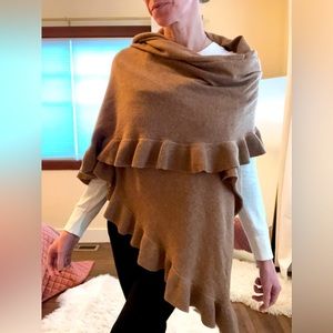 🏴󠁧󠁢󠁷󠁬󠁳󠁿Portolano Cashmere Wrap ruffle scarf in stunning Camel